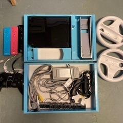 すぐ遊べる　Nintendo Wii ブラック　Wiiハンドル、...