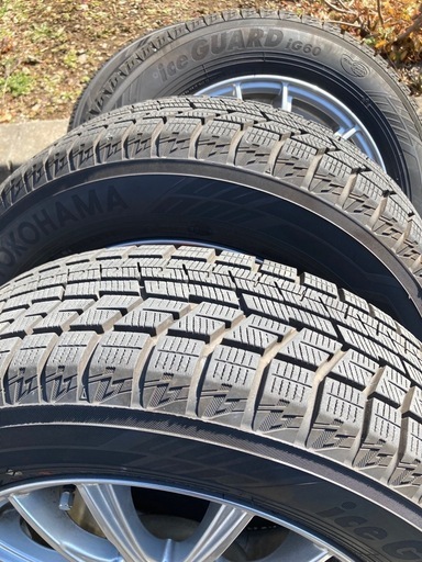 【美品】スタッドレス（アルミ付）4本175/65R14、21年（ラック、カバー付）