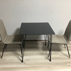 ダイニングテーブル　椅子2脚