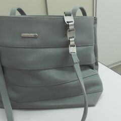 ハンドバッグ　緑　1個の画像