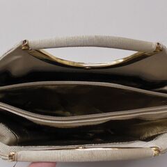 ハンドバッグ　ベージュ　1個の画像