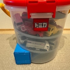 トミカ17台&でるでるバケツ セットの画像