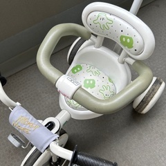 ディズニー トライクピュア 三輪車（ホワイト）かじとり おしゃれ トイザらス限定の画像