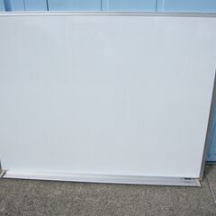 壁掛けホワイトボード　1200ｘ900　壁掛け部材無し　　　　