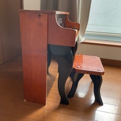 アンティークピアノの画像