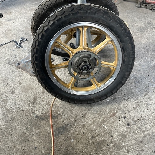 z250用タイヤホイールセットです
