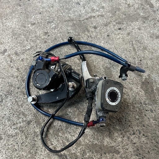 z250用ブレーキキャリパーセット