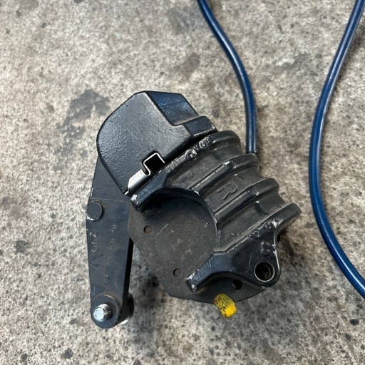 z250用ブレーキキャリパーセット