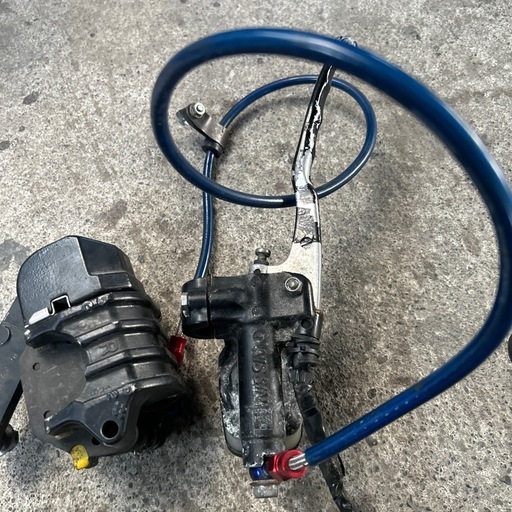 z250用ブレーキキャリパーセット