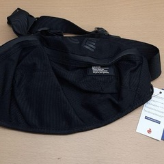 新品　ボディバッグ