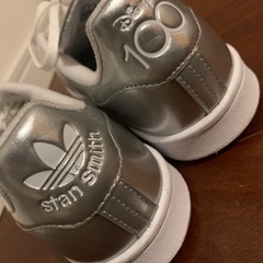 値下げしました‼️ADIDAS(アディダス) W STAN SMITH J (Disney)アディダス オリジナルス × ディズニー ミッキー スタンスミスの画像