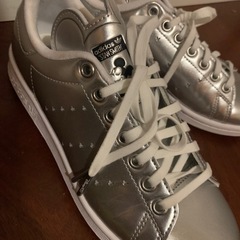 値下げしました‼️ADIDAS(アディダス) W STAN SMITH J (Disney)アディダス オリジナルス × ディズニー ミッキー スタンスミスの画像