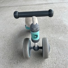 小さめ三輪車の画像
