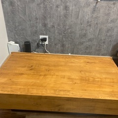 モダンデザイン 引き出し付きテーブル 黒と木目の画像