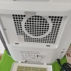 美品 SHARP シャープ セラミックファンヒーター HX-PK12-W 2022年製 暖房 加湿 空気清浄 の画像