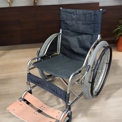 ★［八4749］〈中古品〉車椅子 折りたたみ 介護用品
