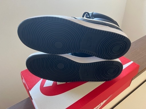 最終値下げ！ NIKE コートビジョン　MID