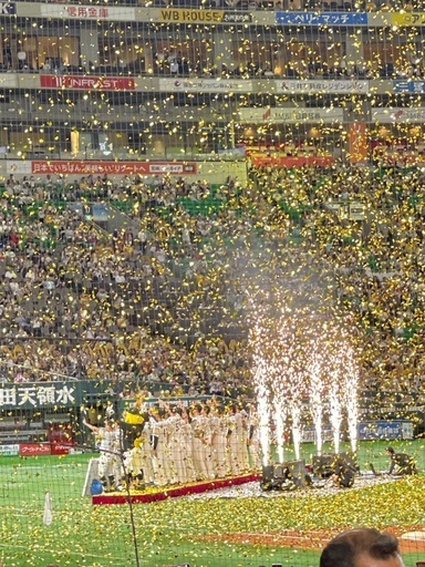 福岡ソフトバンクホークスVS千葉ロッテ今シーズン最後✨️試合終了後セレモニー✨️Ｓ席指定8列目