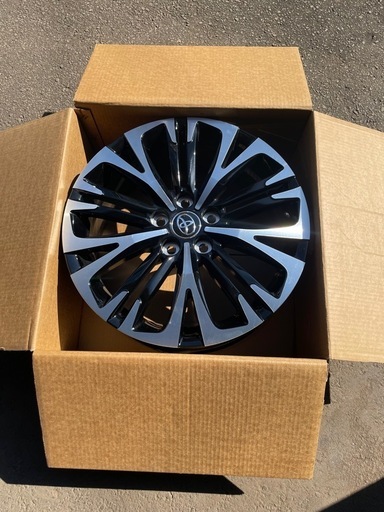 ヤリスクロス　新車外し　純正タイヤホイール　18インチ