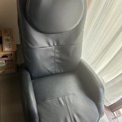 座椅子型マッサージチェアー　ダイトー　HTT-627