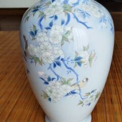 有田焼 深川製磁 花瓶 家具の中古が安い!激安で譲ります・無料 有田焼 深川製磁 花瓶 家具の中古が安い!激安で譲ります・無料