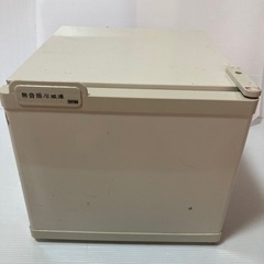 トーヨーベンディング製 無音振冷蔵庫 TY-C15型の画像