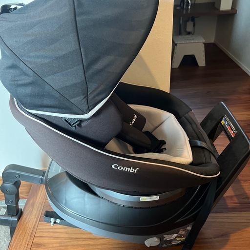 Combi チャイルドシート　クルムーヴ　　エッグショック　ISOFIX
