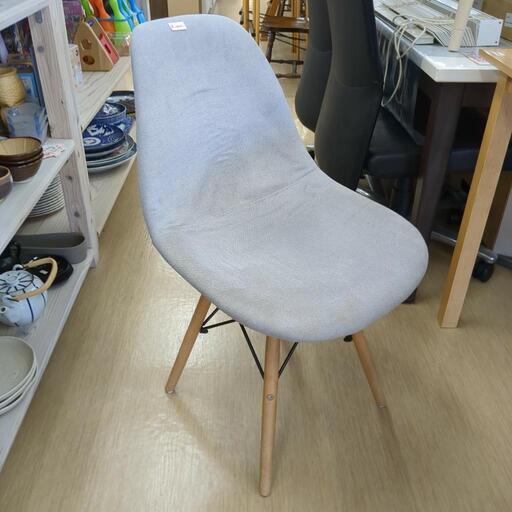 チェア☆グレーカラー、シミ汚れあります。オシャレ家具、【浜村鹿野温泉ICから3分 買取本舗 宮本リサイクル 営業時間9～19時 定休日水曜のみ←連絡できませんm(_ _)m】