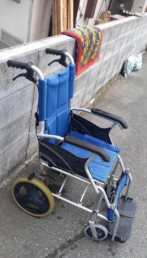 □格安車椅子　介護用車椅子  折りたたみ式　軽量 　メーカー不明 