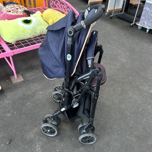 乳母車　Combi
