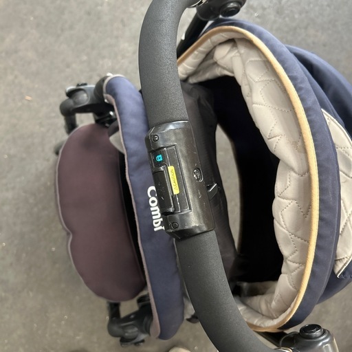 乳母車　Combi
