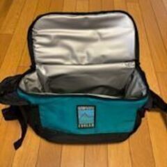 ハイキング用クーラー（リュックサック）の画像
