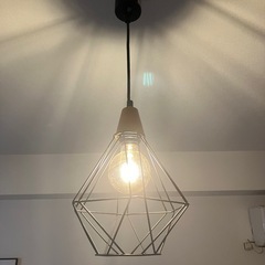 ニトリで買ったおしゃれな照明(電球付き)
