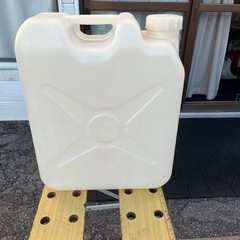 ポリタンク　灯油入れに