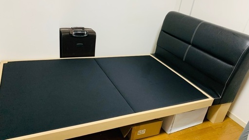シングルベッド semi double bed