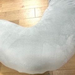 美品　C型　抱き枕 妊婦 人気 マイクロファイバー　マタニティーだきまくら 授乳クッション 背もたれ ふわふわ包み込む 横向き寝 抱きまくら 大きい 妊娠プレゼント 取り外し可能なカバー付き　パステル　カラー　ブルー　可愛い　の画像