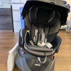 美品　
チャイルドシート　アップリカ　フラディア ラクート　　　　