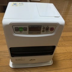 ⭐️美品　ぼちぼち冬支度を　価格高騰する前に石油ファンヒーターは...