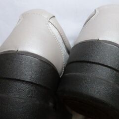 レディース用ウォーキングシューズ シルバー 24.5EEEの画像