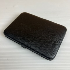 k0930621  ステンレス製爪切り18本セット 黒爪切りセット 装飾爪切り美容セット  ピンセット 耳かき マニキュアセット 黒 黄色  現状品の画像