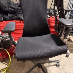 黒いハーマンミラーエンボディ Herman Miller Embody Chair