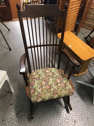 ロッキングチェアー　チェアー　アンティーク　レトロ　おしゃれ　ジャングルジャングル貝塚店　貝塚市　二色浜