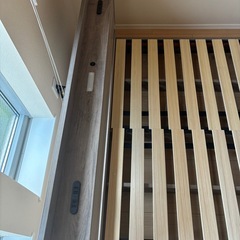 コイルマットレス付属ダブルベッドフレーム　二口コンセント、照明付きの画像