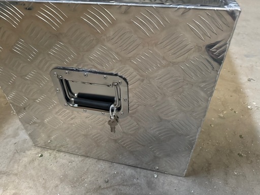 アルミボックス　工具箱　新品　　