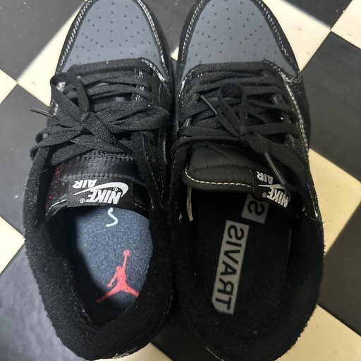 NIKE スニーカー
