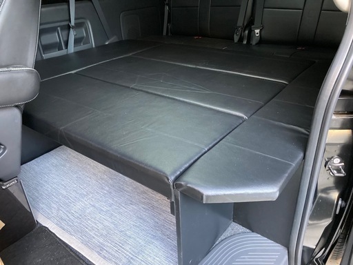 ハイエースワゴン　ベッドキット　黒レザー　分割可