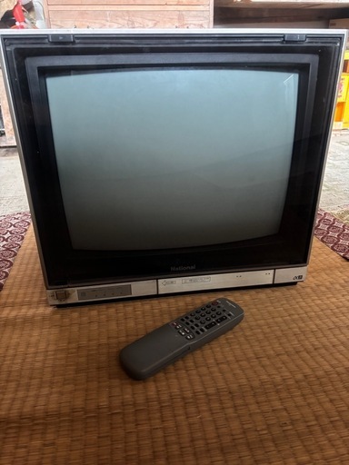 ブラウン管テレビ シルバー 2リモコン付き slide_file.jpg