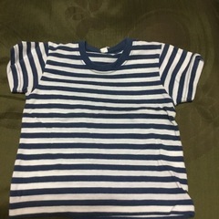 赤ちゃんの服３枚組の画像