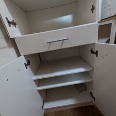 【無料】食器棚の画像
