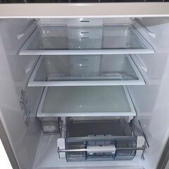 2015年製　HITACHI 3ドア冷蔵庫 シルバーの画像